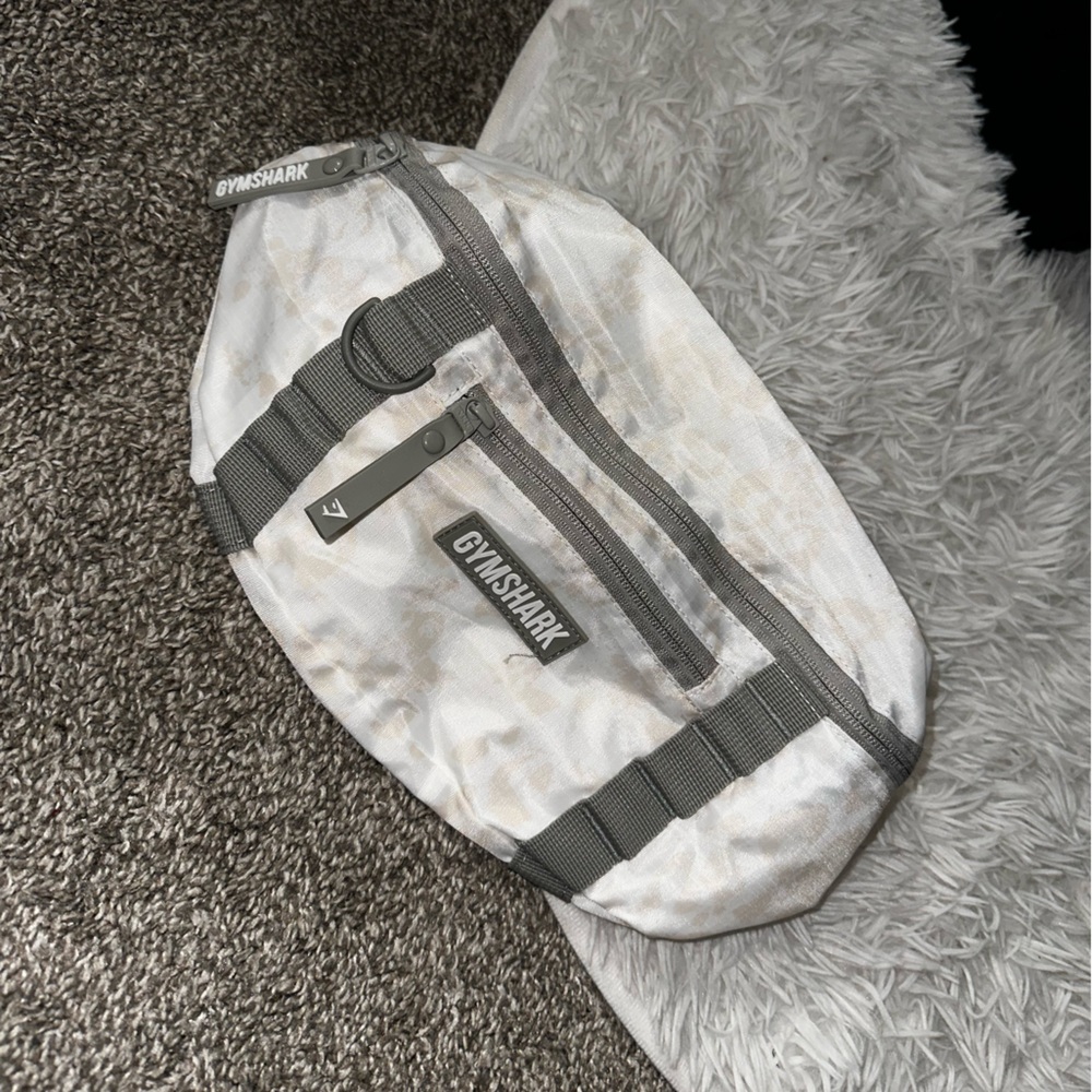 BRAND NEW Gymshark Fanny pack